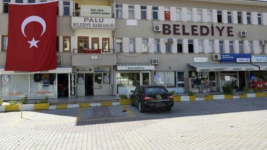 ‘Millet dünyayı yiyor, biz 5 kişi işe alıyoruz çok mu?’ diyen başkan geri adım attı