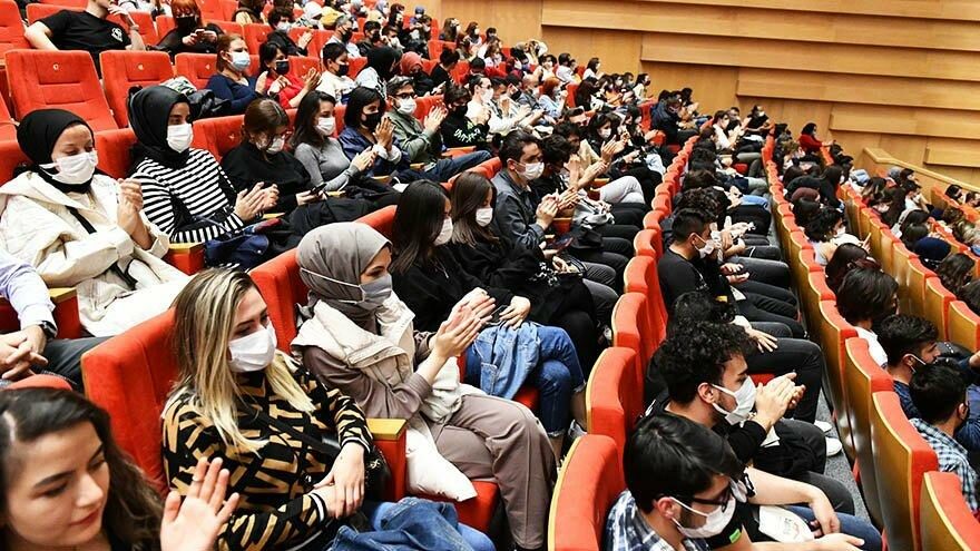 Ankara Büyükşehir Belediyesi’nden öğrencilere konser sürprizi