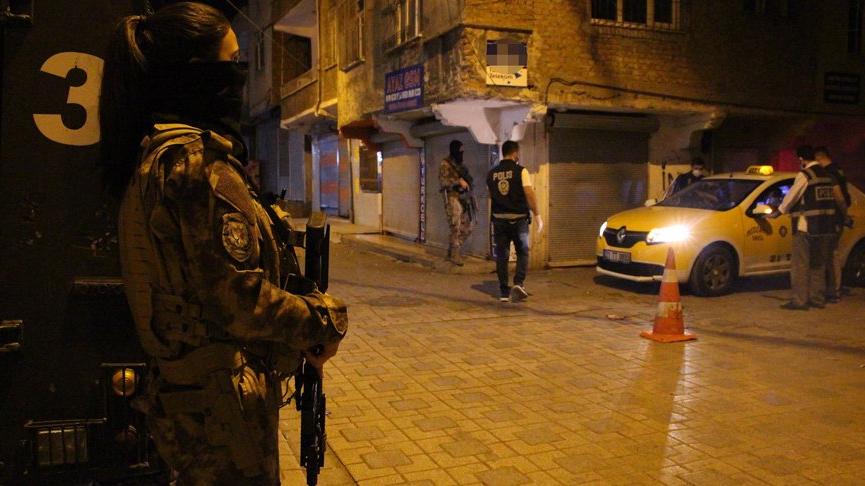 ‘Narko Alan Diyarbakır’ projesi 1200 polisle gece de sürüyor