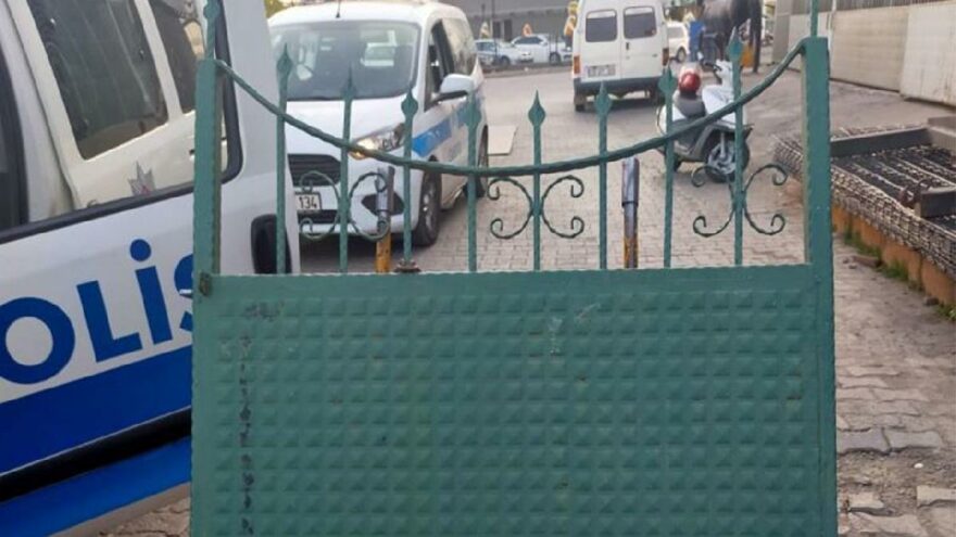 Mezarlığın kapısını çaldılar, satmak isterken suçüstü yakalandılar