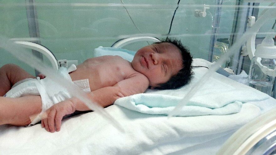 Canlı canlı toprağa gömülen Fatma bebek yeni yuvasında