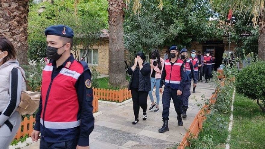 Tatil beldesinde fuhuş operasyonu: 9 gözaltı