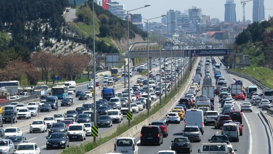 16 yıldır plaka ve kağıt parası eksik yatıyor