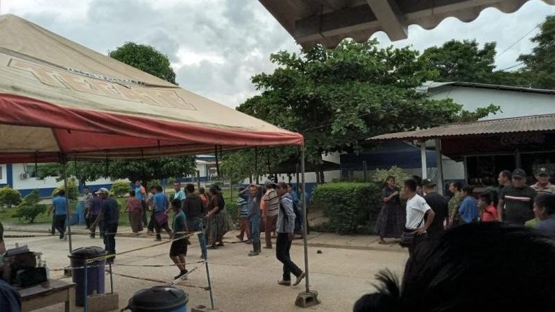 Guatemala’da aşı karşıtları sağlık ekiplerine saldırdı