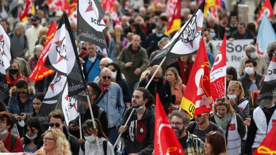 Fransa’da yaklaşık 200 şehirde hükümet karşıtı protesto
