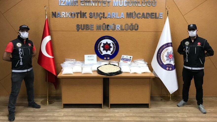 İzmir’de 100 bin kişiyi zehirleyecek uyuşturucu ele geçirildi