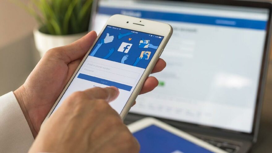 Erişim sorunu Facebook’u sarstı: Hisseler çakıldı, Zuckerberg bir gecede 6,7 milyar dolar kaybetti