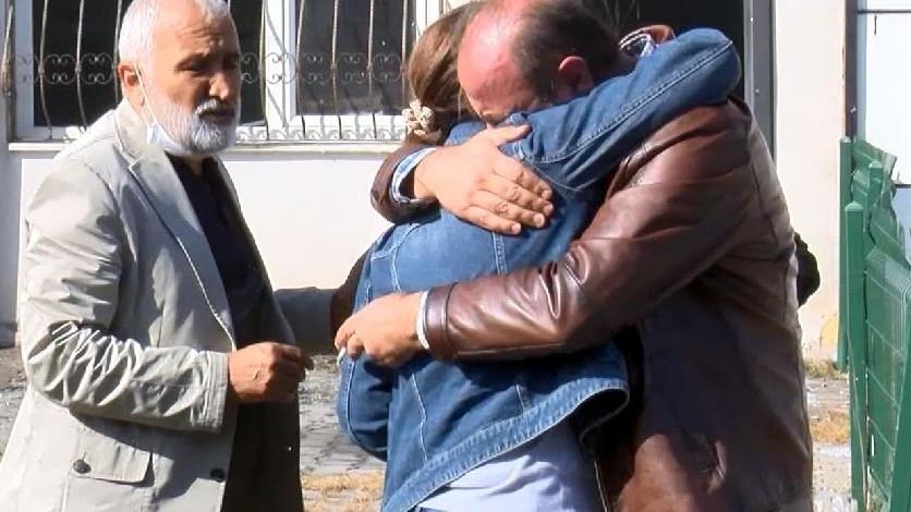 Fabrikasında çıkan yangını gözyaşlarıyla izledi