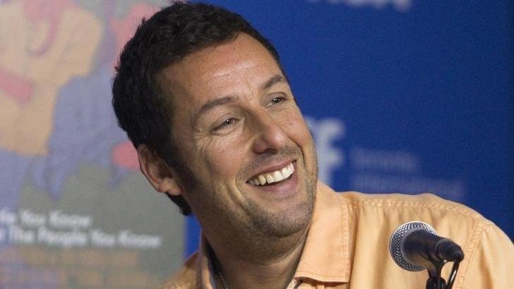 Z kuşağının favori ünlüsü Adam Sandler çıktı