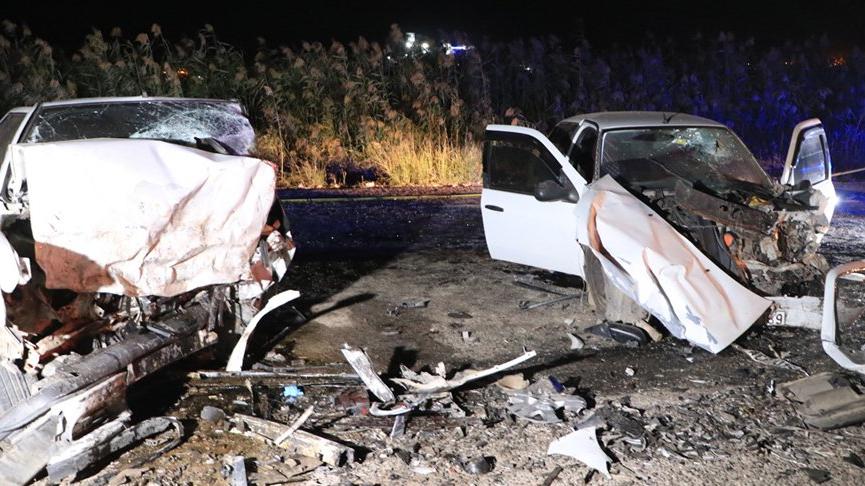 Şanlıurfa’da iki araç kafa kafaya çarpıştı: 2 ölü
