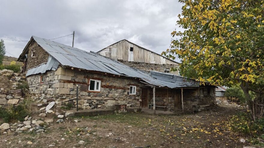 “Pir Sultan Abdal’ın yaptığı 500 yıllık cemevi restore edilsin”