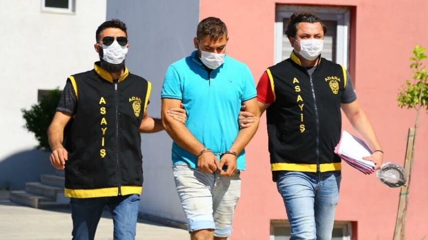 Motosiklet hırsızını balkonda asılı sarı tişörtü ele verdi