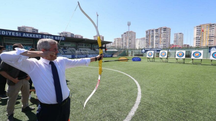 ‘Ya hak’ deyip hedefi vuran AKP’li Başkan, 60 milyona okçuluk tesisi yapacak