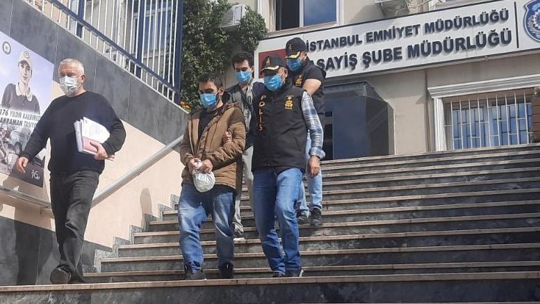 Boncuklu tabancayla soygun yapan şüpheliler yakalandı