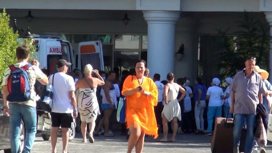 Antalya’da otel saunasında yangın; 3 kişi dumandan etkilendi