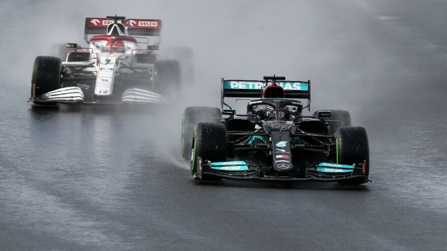 Formula 1 Türkiye Grand Prix’inde Hamilton kazandı ancak ilk sıra Bottas’ın