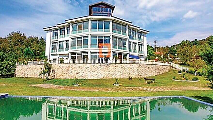 Büyükelçi, çiftlik evini 35 milyona satışa çıkardı