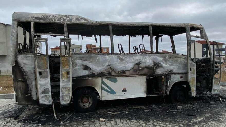 AKP’li meclis üyesinin aracı kundaklandı