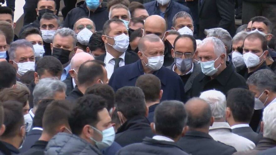 Erdoğan, iş insanı Hacı Ahmet Gür’ün cenazesine katıldı