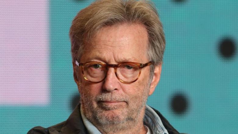 Eric Clapton’dan aşı karşıtı gruba destek