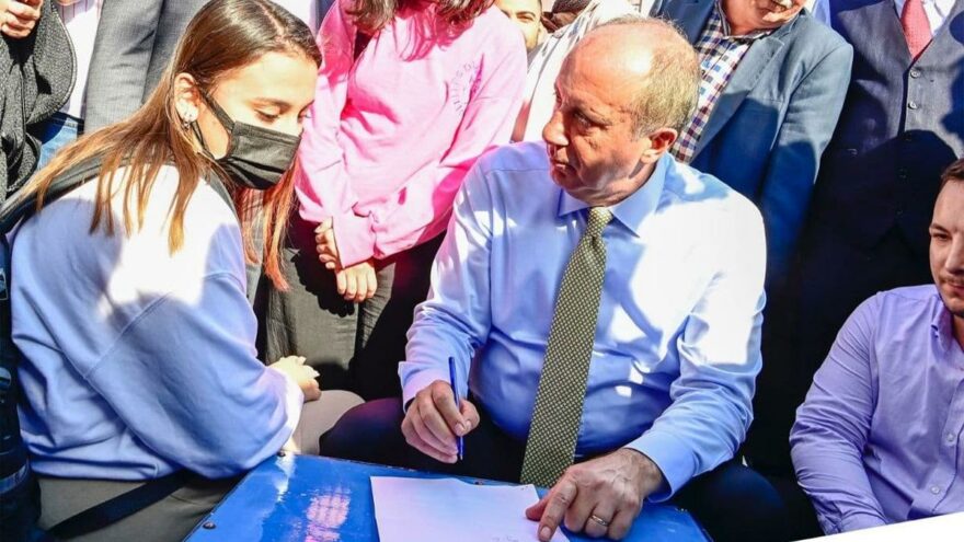 Öğrenci ‘dersi anlamadım’ dedi, Muharrem İnce kağıt kalemle anlattı
