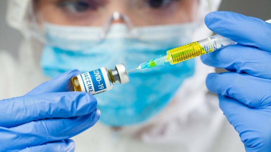 Rusya’ya şok edici suçlama: AstraZeneca aşısını çalıp, kendi aşılarını geliştirdiler