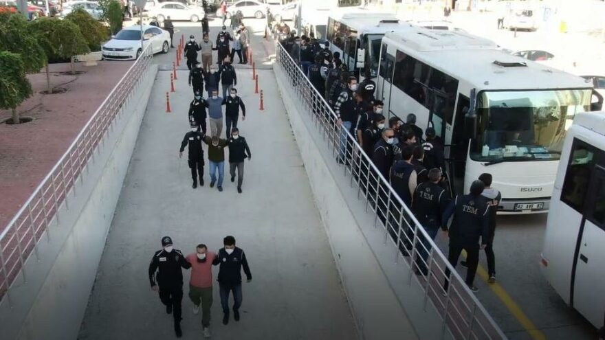 İnfaz mahkemeleri kuran silahlı suç örgütüne operasyon: 28 kişi tutuklandı