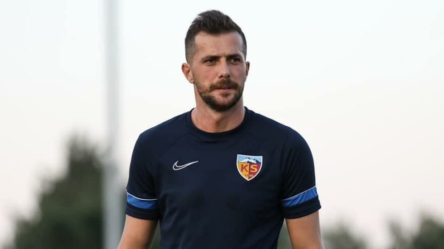 Kayserispor’da Uğur Demirok’un corona testi pozitif çıktı