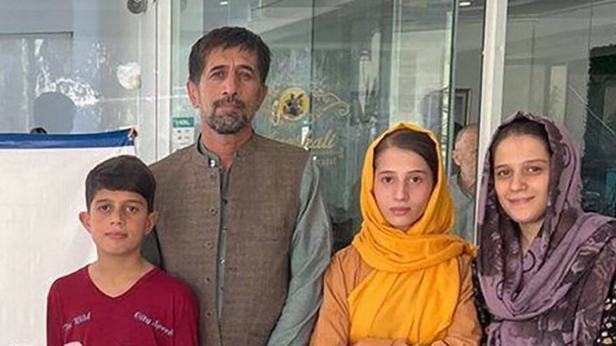Biden’ın hayatını kurtaran Afgan tercüman Khalili Taliban’dan kaçmayı başardı