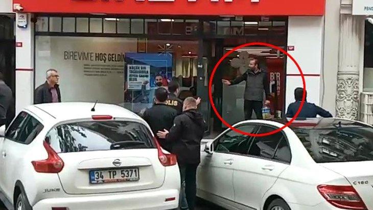 Parasını ödediği evi teslim alamayınca kendi yakmaya kalktı