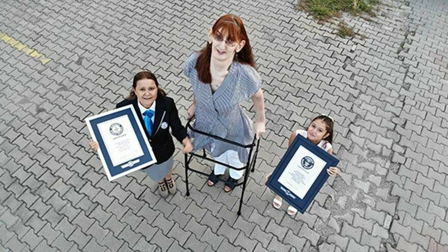 Dünyanın en uzun boylu kadını Rümeysa, Guinness Rekorlar Kitabı’na girdi