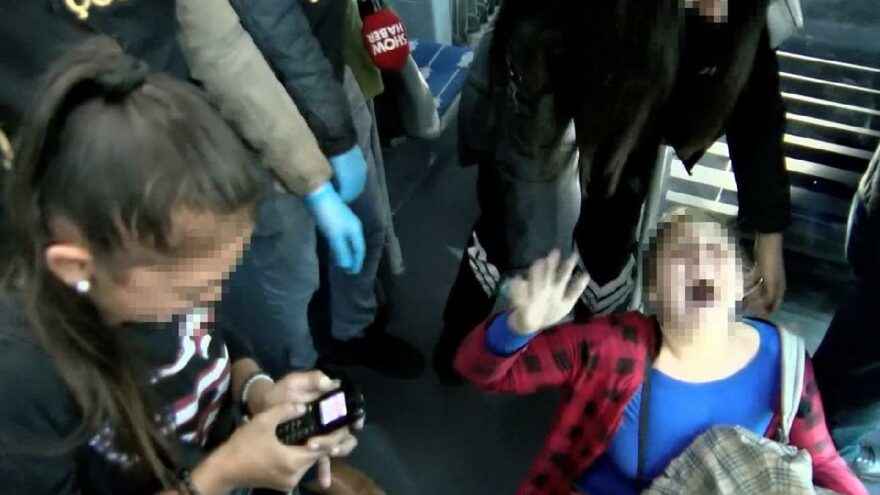 Metrobüs duraklarında dilenci operasyonu! Çocuklar korkudan ağladı