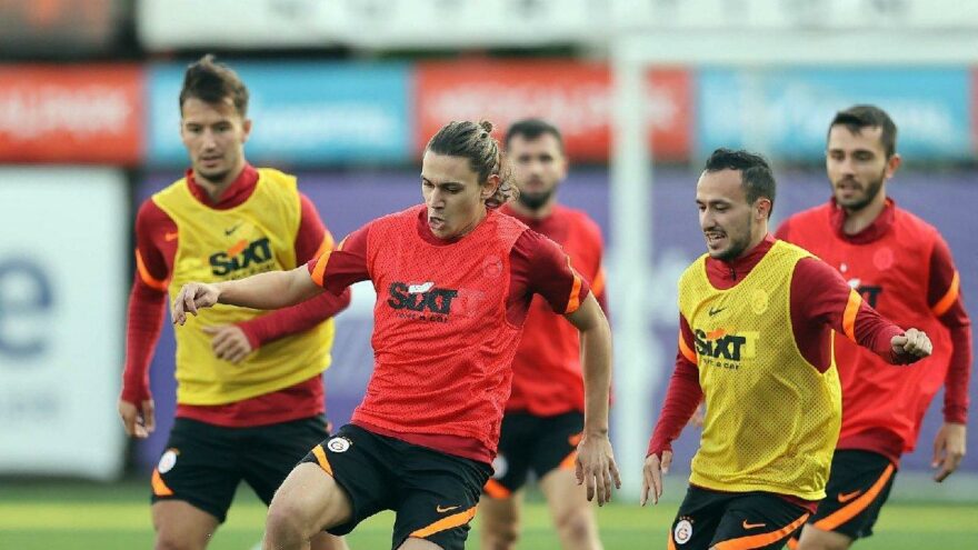 Galatasaray’da milli oyuncular da antrenmanda yer aldı