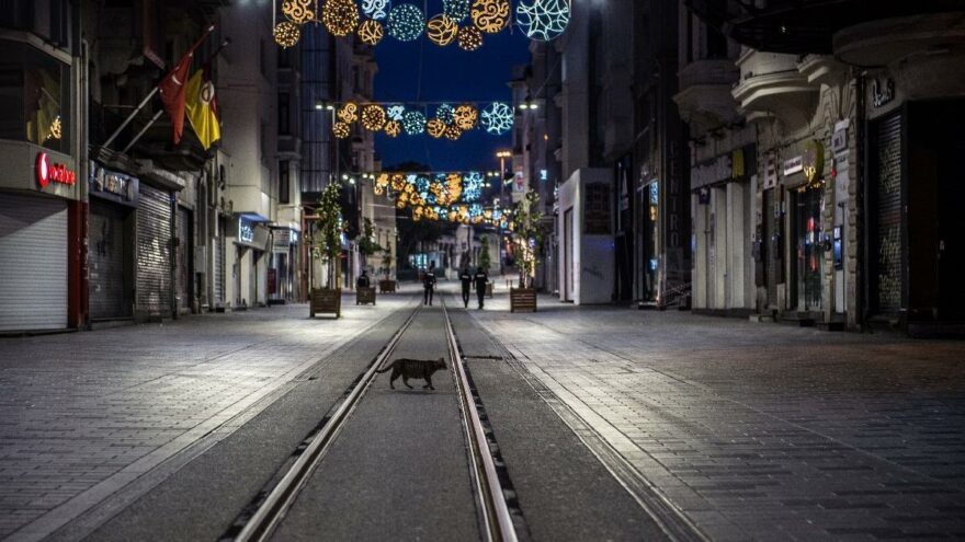 Kısıtlamalar, sokağa çıkma yasağı gelecek mi? Bakan Koca açıkladı
