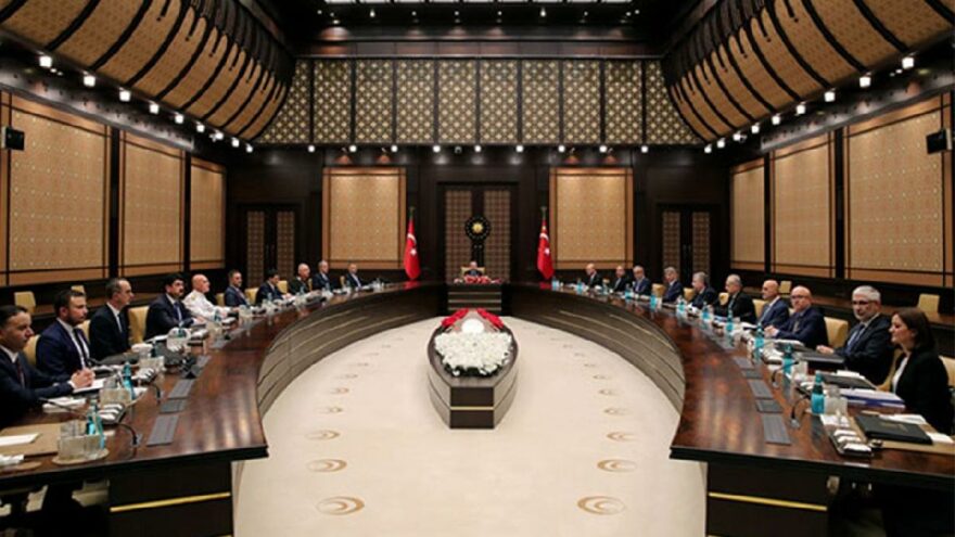 2,5 saat süren toplantı sonrası kararlılık mesajı