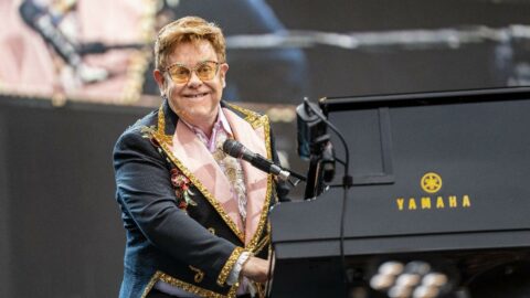Ünlü müzisyen Elton John, Covid-19’a yakalandı