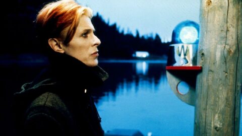 David Bowie’nin Dünya’ya Düşen Adam’ı çizgi roman oluyor