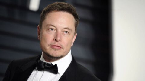 Elon Musk'tan robot müjdesi: Otomobil üretmeyeceğiz ama...