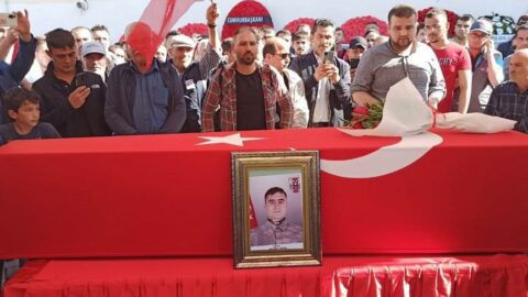 Şehit Sözleşmeli Er Mehmet Meral, son yolculuğuna uğurlandı