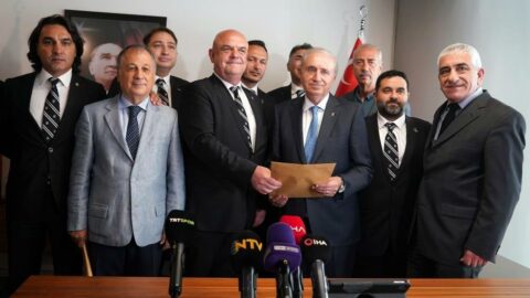 Beşiktaş’ta başkan adayı Fuat Çimen, listesini teslim etti