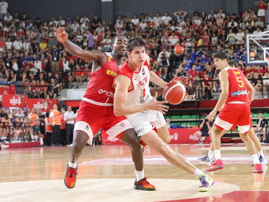 FIBA 18 Yaş Altı Erkekler Avrupa Basketbol Şampiyonası'nda Türkiye şampiyonluğu İspanya'ya kaptırdı