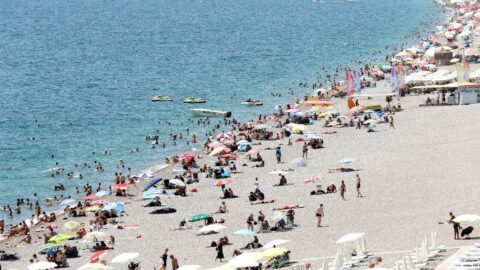 Antalya’da sahiller doldu