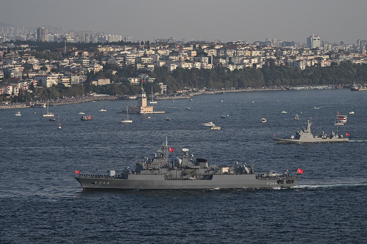 İstanbul Boğazı’nda Tarihi Anlar... - Resim : 1