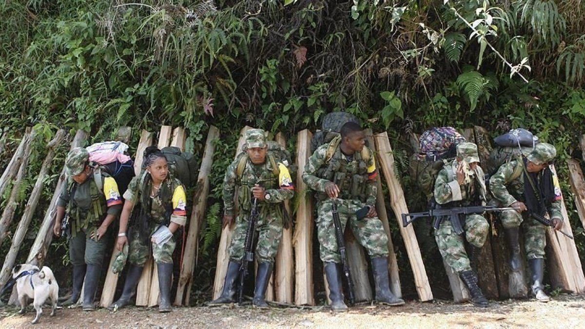 Kolombiya'da barış görüşmeleri askıya alındı