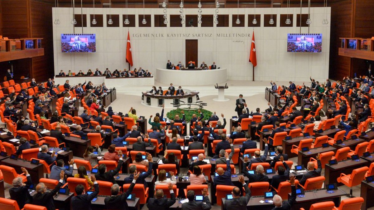 Meclis'te sandalye dağılımı değişti