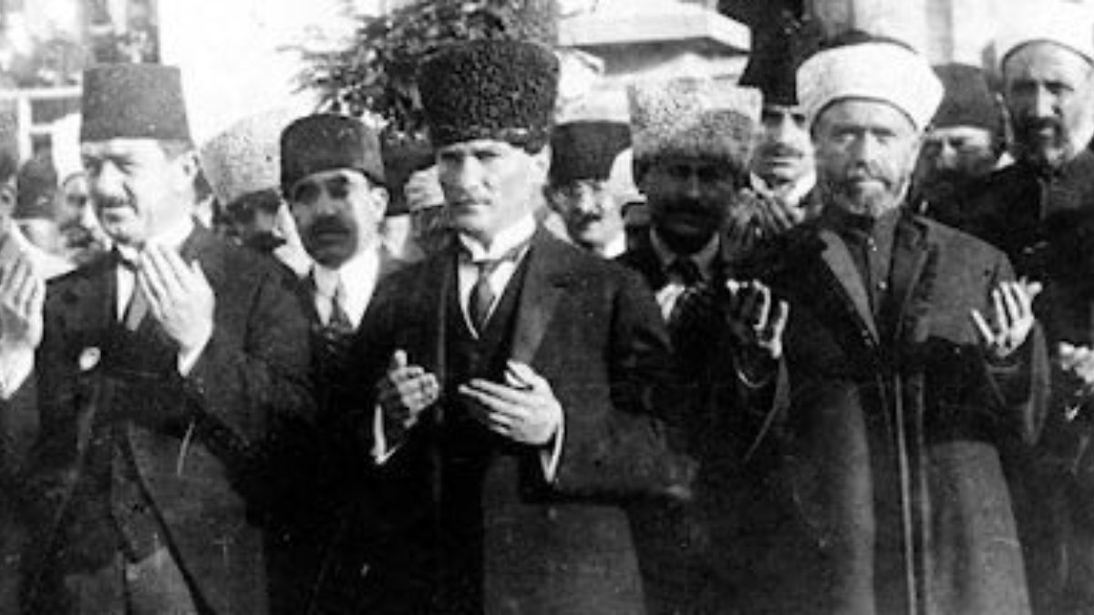 Diyanet'in Cuma hutbesinde yine Atatürk yok